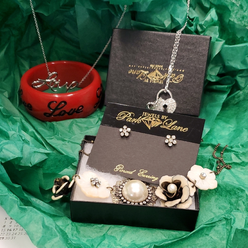 Panetta Black and White Floral Pearl Earrings